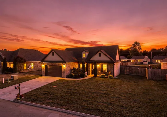 Photo 3 of Single family home for sale at 164 Spring Breeze Dr, Tullahoma, TN 37388 | MLS# 3609990 | Listing updated on 2026-10-07