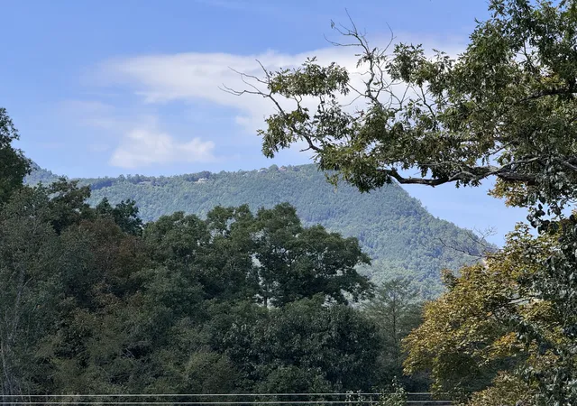 Photo 2 of Sale Pending at 1360 Helton Rd, Sevierville, TN 37876 | MLS# 3611507 | Listing updated on 2026-10-06