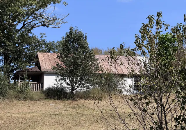 Photo 3 of Sale Pending at 1360 Helton Rd, Sevierville, TN 37876 | MLS# 3611507 | Listing updated on 2026-10-06