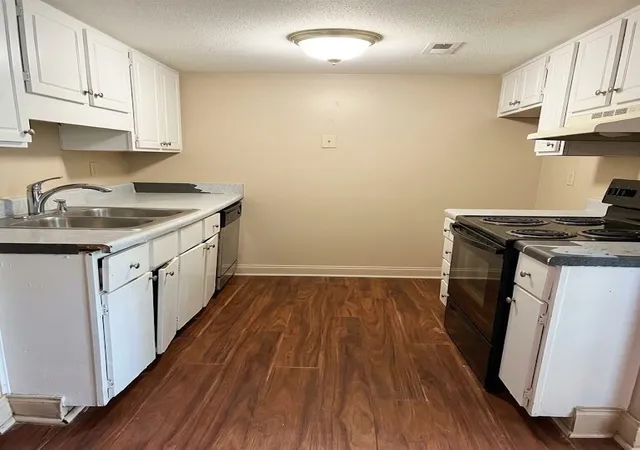 Photo 1 of Townhouse for sale at 3780 Cambridge Sta Dr #5, Memphis, TN 38115 | MLS# 3603996 | Listing updated on 2026-10-01