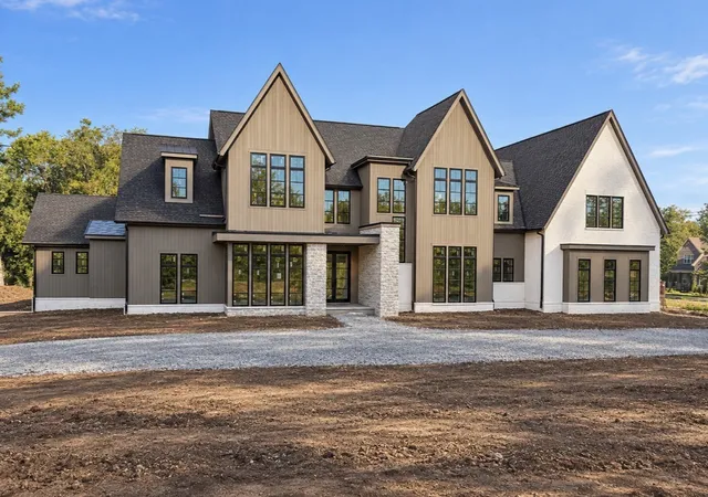 Photo 1 of Mansion for sale at 1401 Parker Pl, Brentwood, TN 37027 | MLS# 3612658 | Listing updated on 2026-10-07