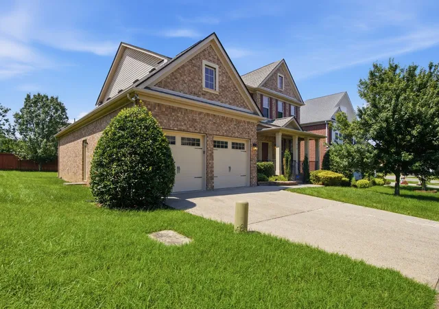 Photo 3 of Single family home for sale at 410 Valley Spring Dr, Mount Juliet, TN 37122 | MLS# 3609924 | Listing updated on 2026-10-06