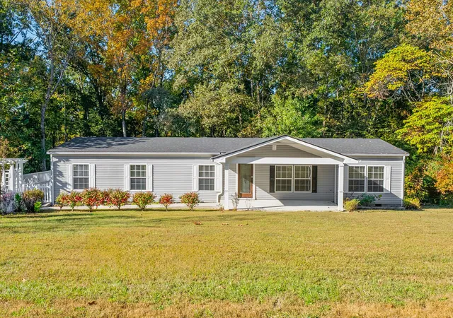 Photo 4 of Manufactured home for sale at 1551 Harrell Ln, Clarksville, TN 37043 | MLS# 3612071 | Listing updated on 2026-10-22