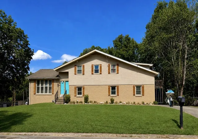 Photo 1 of Single family home for sale at 2600 Timberland Dr, Nashville, TN 37217 | MLS# 3610907 | Listing updated on 2026-10-06