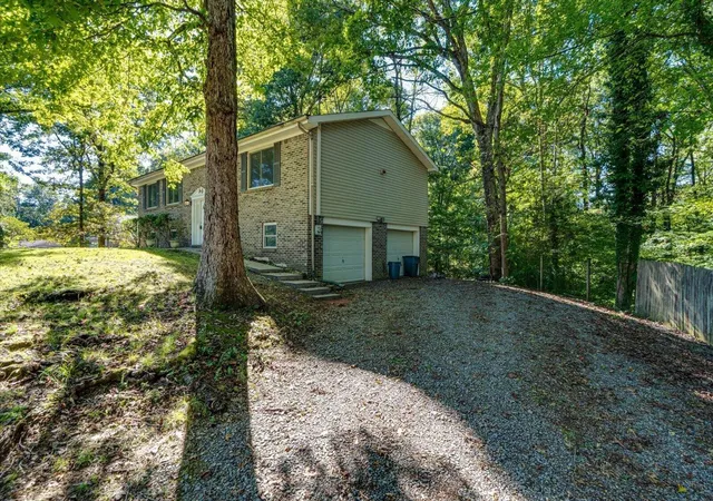 Photo 3 of Single family home for sale at 170 Chestuee Dr Ne, Cleveland, TN 37323 | MLS# 3604029 | Listing updated on 2026-10-05