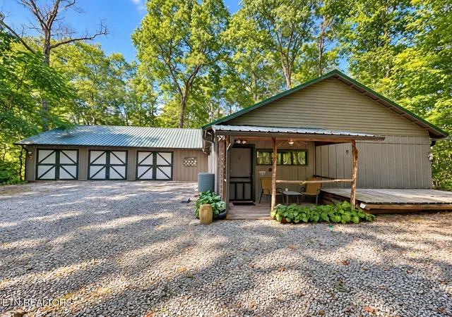 Photo 3 of Single family home for sale at 340 Cleggan Dr, Crossville, TN 38572 | MLS# 3604034 | Listing updated on 2026-10-05