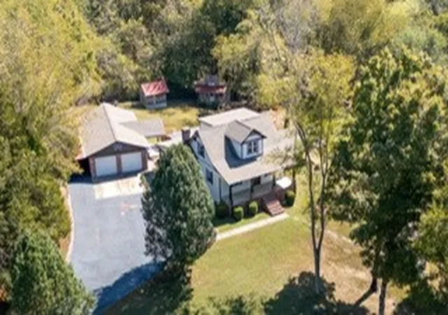 Photo 3 of Single family home for sale at 1870 Rock Church Rd, Charlotte, TN 37036 | MLS# 3620138 | Listing updated on 2026-10-19