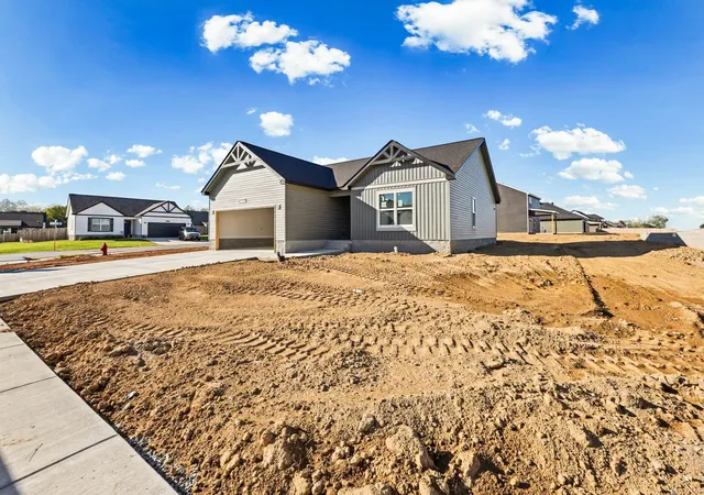 Photo 3 of Single family home for sale at 406 Galway Dr, Clarksville, TN 37042 | MLS# 3604091 | Listing updated on 2026-10-08