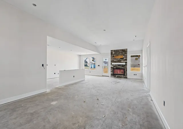 Photo 4 of Single family home for sale at 406 Galway Dr, Clarksville, TN 37042 | MLS# 3604091 | Listing updated on 2026-10-08