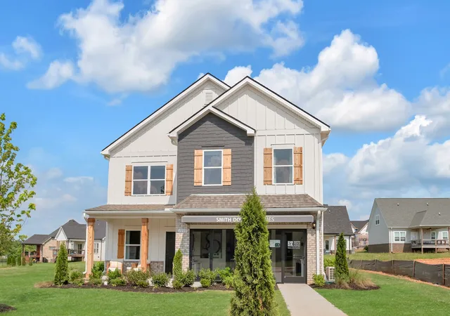 Photo 1 of Single family home for sale at 1333 English Oak Dr, Clarksville, TN 37043 | MLS# 3609747 | Listing updated on 2026-10-14