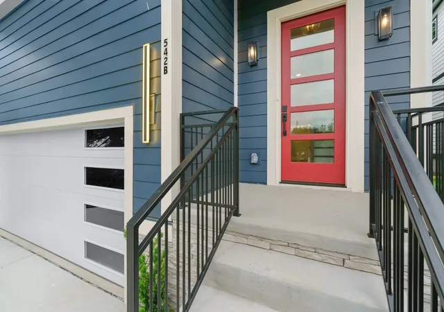 Photo 4 of Single family home for sale at 542b Starliner Dr, Nashville, TN 37209 | MLS# 3609835 | Listing updated on 2026-10-01