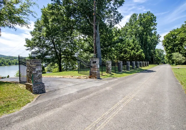 Photo 4 of Single family home for sale at 1051 Hiwassee Cir, Decatur, TN 37322 | MLS# 3610004 | Listing updated on 2026-10-02