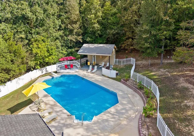 Photo 4 of Single family home for sale at 325 Battleview Dr, Ringgold, GA 30736 | MLS# 3609841 | Listing updated on 2026-10-02
