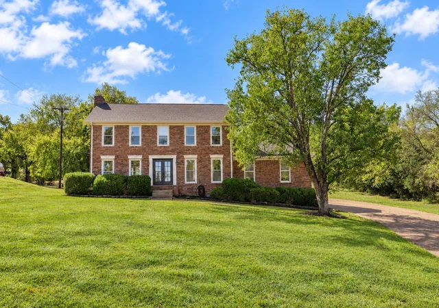 Photo 1 of Single family home for sale at 260 Anderson Ln, Hendersonville, TN 37075 | MLS# 3610118 | Listing updated on 2026-10-08