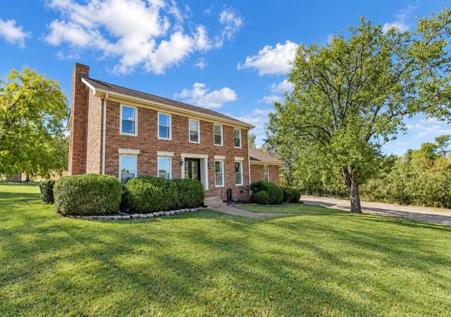 Photo 3 of Single family home for sale at 260 Anderson Ln, Hendersonville, TN 37075 | MLS# 3610118 | Listing updated on 2026-10-08