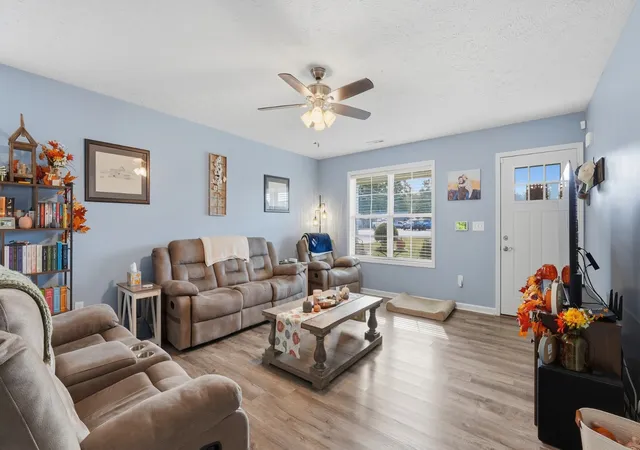 Photo 4 of Single family home for sale at 711 E Lincoln St, Tullahoma, TN 37388 | MLS# 3609959 | Listing updated on 2026-10-04