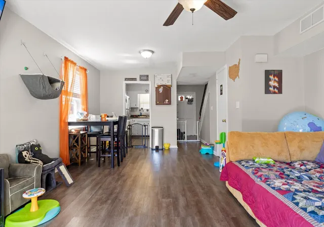 Photo 4 of Multi family home for sale at 918 South Crst Rd, Chattanooga, TN 37404 | MLS# 3609850 | Listing updated on 2026-10-02