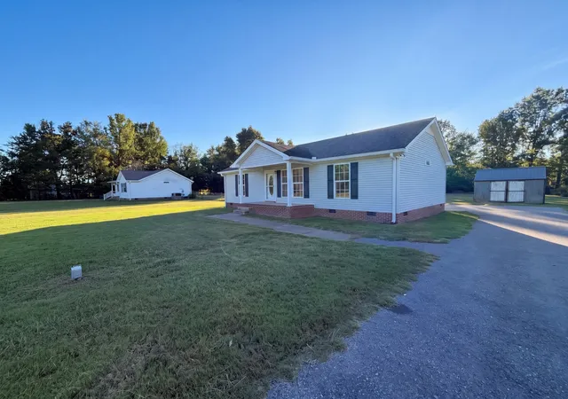 Single family home for sale at 205 Woods Rd, Portland, TN 37148 | MLS# 3609865
