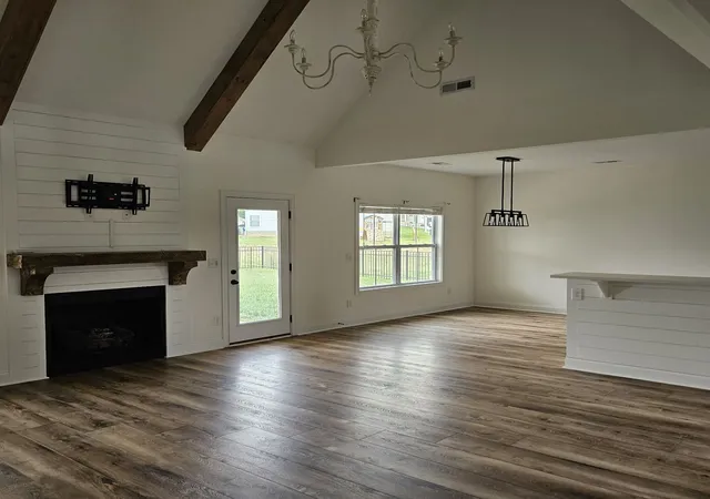 Photo 4 of Single family home for sale at 376 Lowline Dr, Clarksville, TN 37043 | MLS# 3609933 | Listing updated on 2026-10-20