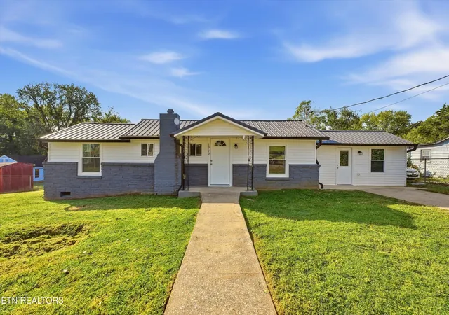 Photo 1 of Single family home for sale at 1920 Jourolman Ave, Knoxville, TN 37921 | MLS# 3609877 | Listing updated on 2026-10-10
