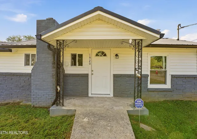 Photo 3 of Single family home for sale at 1920 Jourolman Ave, Knoxville, TN 37921 | MLS# 3609877 | Listing updated on 2026-10-10