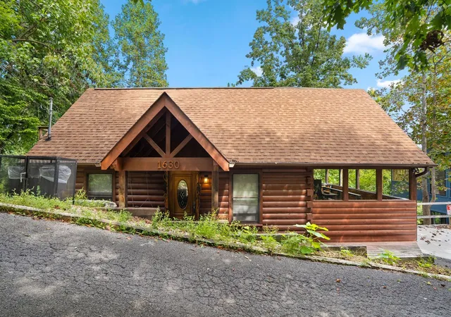Photo 1 of Single family home for sale at 1630 Ridgecrest Dr, Sevierville, TN 37876 | MLS# 3615610 | Listing updated on 2026-10-09