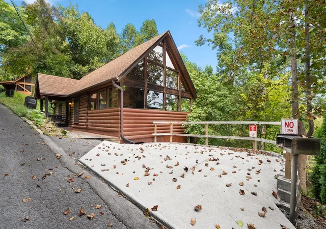 Photo 2 of Single family home for sale at 1630 Ridgecrest Dr, Sevierville, TN 37876 | MLS# 3615610 | Listing updated on 2026-10-09