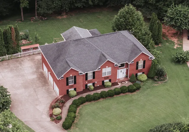 Photo 2 of Single family home for sale at 940 Everyman Ct, Columbia, TN 38401 | MLS# 3609948 | Listing updated on 2026-10-03