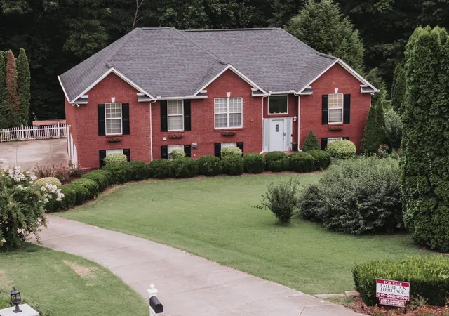 Photo 3 of Single family home for sale at 940 Everyman Ct, Columbia, TN 38401 | MLS# 3609948 | Listing updated on 2026-10-03