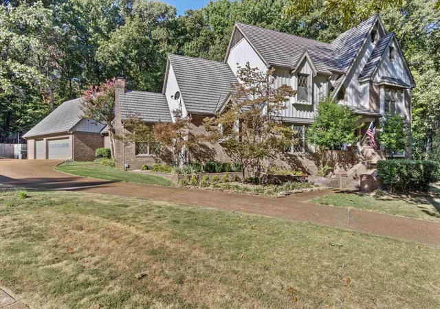 Photo 2 of Single family home for sale at 7813 Woodlark Cv, Cordova, TN 38016 | MLS# 3609906 | Listing updated on 2026-10-08