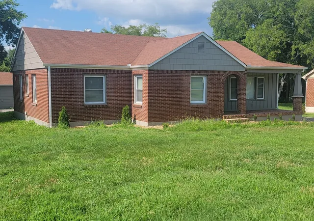 Photo 1 of Single family home for sale at 111 Campus Dr, Hendersonville, TN 37075 | MLS# 3609949 | Listing updated on 2026-10-30