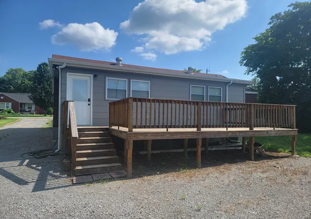 Photo 2 of Single family home for sale at 111 Campus Dr, Hendersonville, TN 37075 | MLS# 3609949 | Listing updated on 2026-10-30