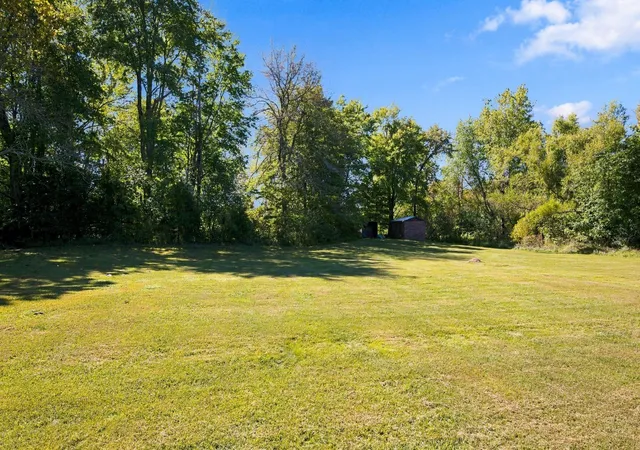 Photo 4 of Single family home for sale at 1017 Glendale Dr, Dickson, TN 37055 | MLS# 3610092 | Listing updated on 2026-10-05