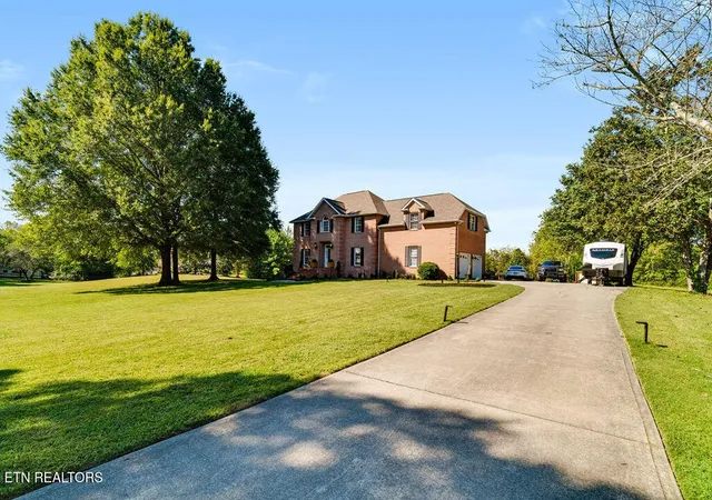 Photo 2 of Single family home for sale at 311 Drummer Ln, Knoxville, TN 37924 | MLS# 3609939 | Listing updated on 2026-10-06