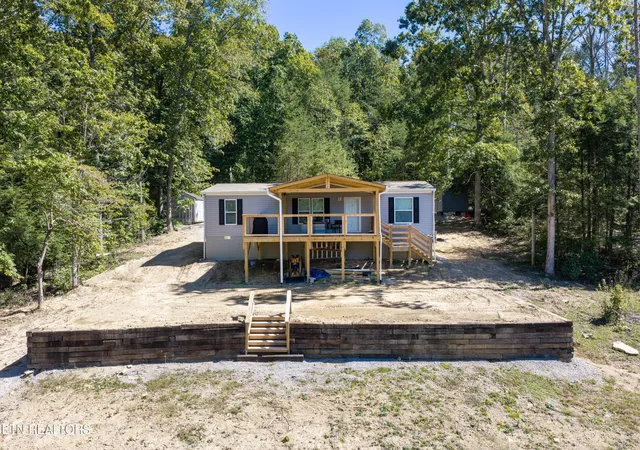 Photo 3 of Single family home for sale at 128 Indian Rock Loop, Crossville, TN 38572 | MLS# 3609989 | Listing updated on 2026-10-02