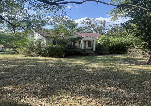 Photo 2 of Single family home for sale at 911 Craig St, Gallatin, TN 37066 | MLS# 3610331 | Listing updated on 2026-10-02