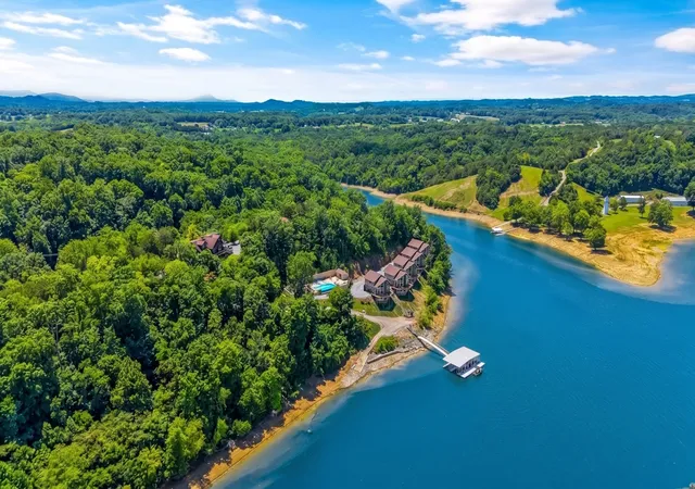 Photo 1 of Mansion for sale at 430 Sugar Cvs Way, Newport, TN 37821 | MLS# 3610577 | Listing updated on 2026-10-02