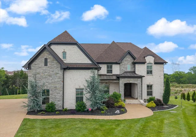 Single family home for sale at 2902 Carisbrooke Dr, Mount Juliet, TN 37122 | MLS# 3611664