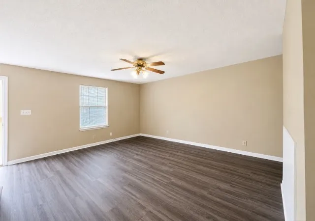 Listing Photo 4 - Condo for sale in building located at 1630 Baltimore Dr, Clarksville, TN 37043