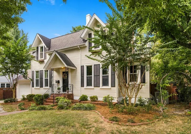 Photo 2 of Single family home for sale at 110 Gayle Ln, Murfreesboro, TN 37130 | MLS# 3611625 | Listing updated on 2026-10-05