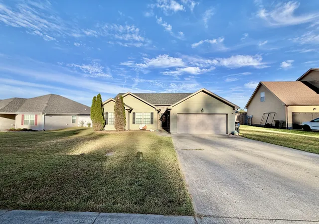 Photo 1 of Single family home for sale at 1167 Freedom Dr, Clarksville, TN 37042 | MLS# 3611672 | Listing updated on 2026-10-27