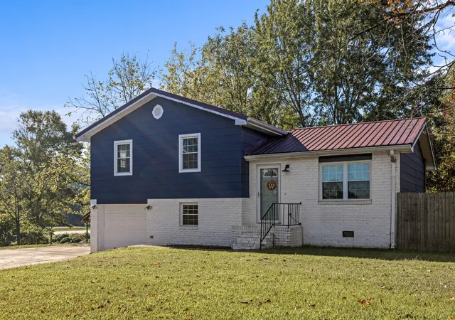 Photo 3 of Single family home for sale at 308 Langley Dr, La Fayette, GA 30728 | MLS# 3610059 | Listing updated on 2026-10-01