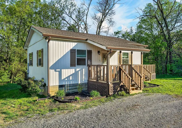 Photo 1 of Single family home for sale at 3820 Jefferson Rd, Smithville, TN 37166 | MLS# 3610062 | Listing updated on 2026-10-01