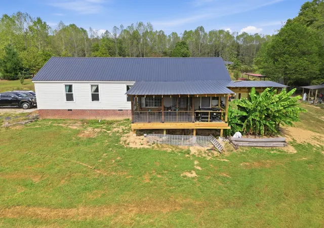 Photo 3 of Manufactured home for sale at 8060 Short Rd, Red Boiling Springs, TN 37150 | MLS# 3610090 | Listing updated on 2026-10-02