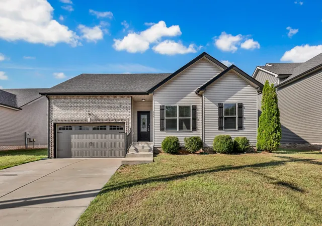 Single family home for sale at 256 Azalea Dr, Oak Grove, KY 42262 | MLS# 3611048