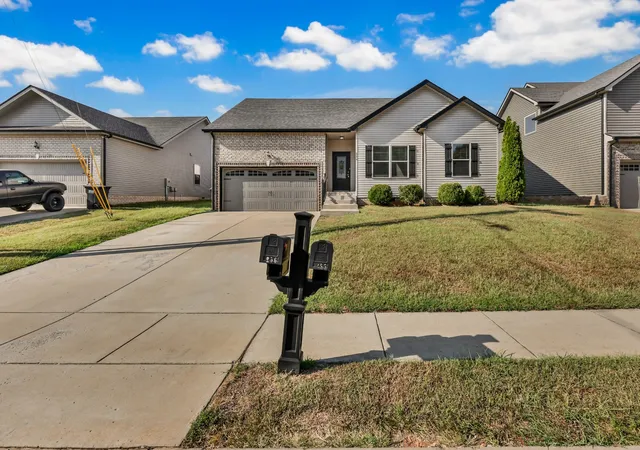 Photo 2 of Single family home for sale at 256 Azalea Dr, Oak Grove, KY 42262 | MLS# 3611048 | Listing updated on 2026-10-03