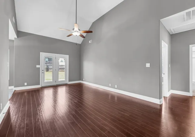 Photo 4 of Single family home for sale at 256 Azalea Dr, Oak Grove, KY 42262 | MLS# 3611048 | Listing updated on 2026-10-03