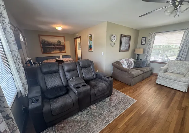 Photo 3 of Single family home for sale at 407 England St E, Cowan, TN 37318 | MLS# 3610139 | Listing updated on 2026-10-03