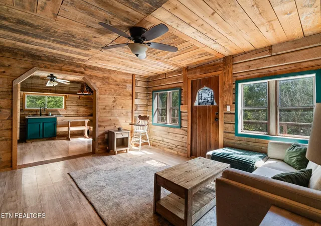 Photo 2 of Single family home for sale at 855 Straight Branch Rd, Speedwell, TN 37870 | MLS# 3610098 | Listing updated on 2026-10-02