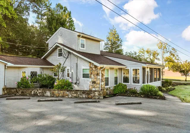 Photo 1 of Single family home for sale at 2805 Old Newport Hwy, Sevierville, TN 37876 | MLS# 3610152 | Listing updated on 2026-10-02